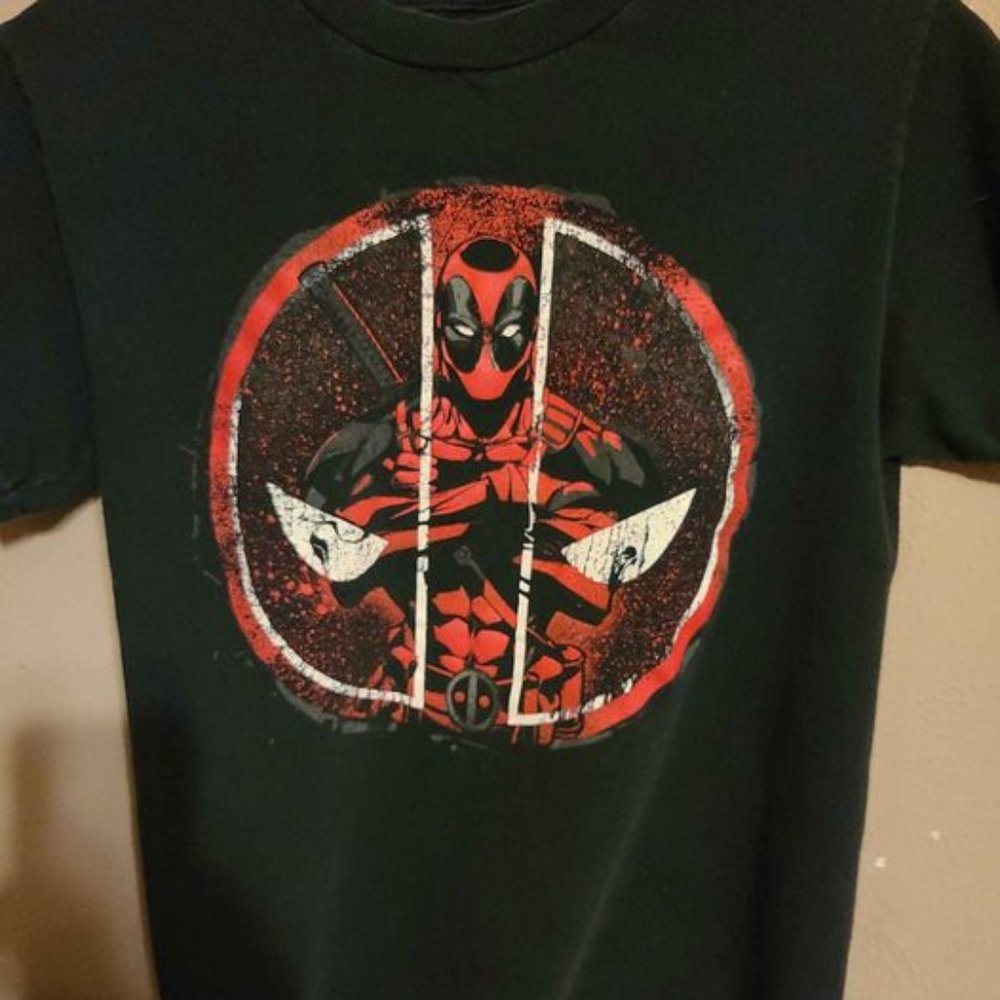 Marvel Deadpool Size Small Kids Shirt